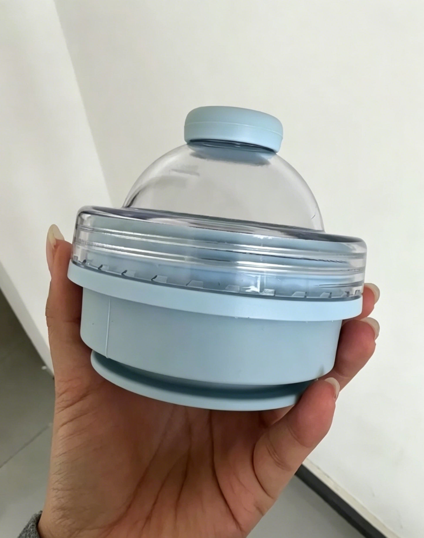 🧊 Foldable Silicone Ice Ball Drink Cup