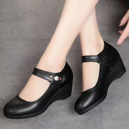 ⚡Hot Sales 50% OFF🔥Ladies' elegant mid-heeled leather shoes
