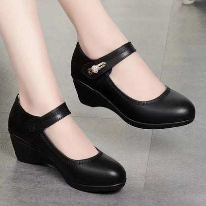 ⚡Hot Sales 50% OFF🔥Ladies' elegant mid-heeled leather shoes