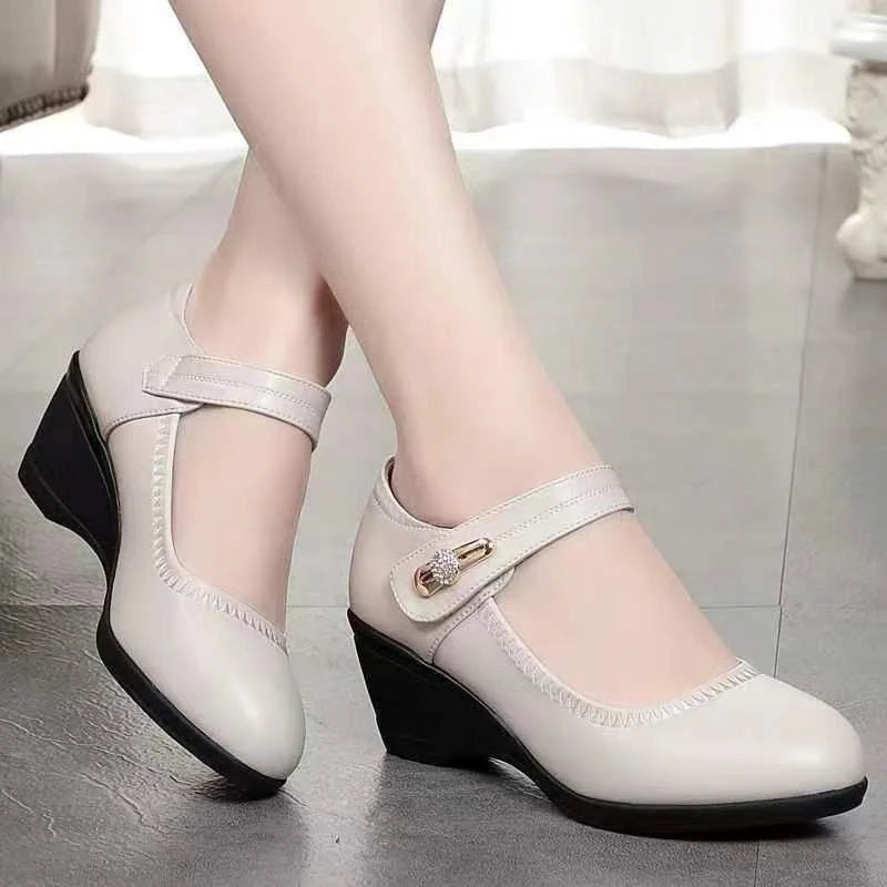 ⚡Hot Sales 50% OFF🔥Ladies' elegant mid-heeled leather shoes